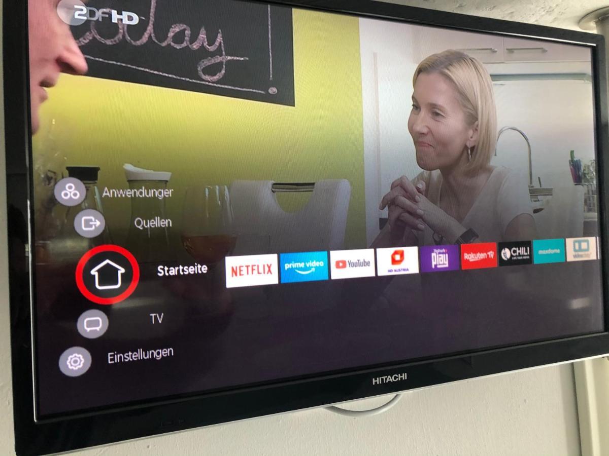 Modernes Zimmer Mit Kuechenzeile Und Bad Denkte Exterior foto